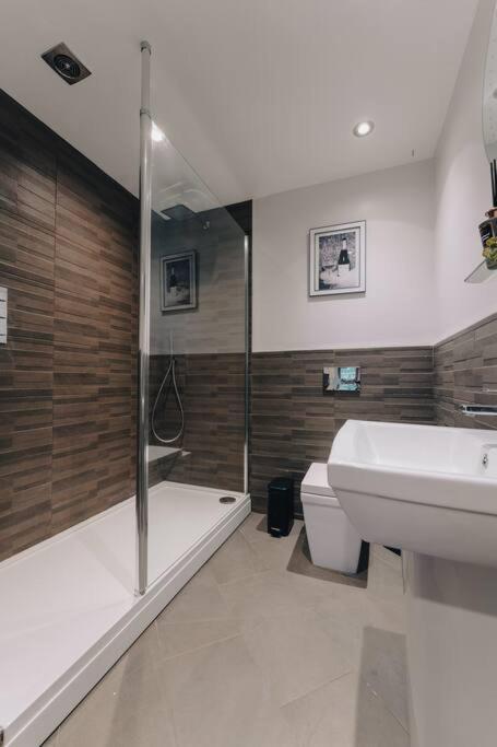 Penthouse Noir - Wyndale Living - Central Bham 2Br Birmingham Zewnętrze zdjęcie